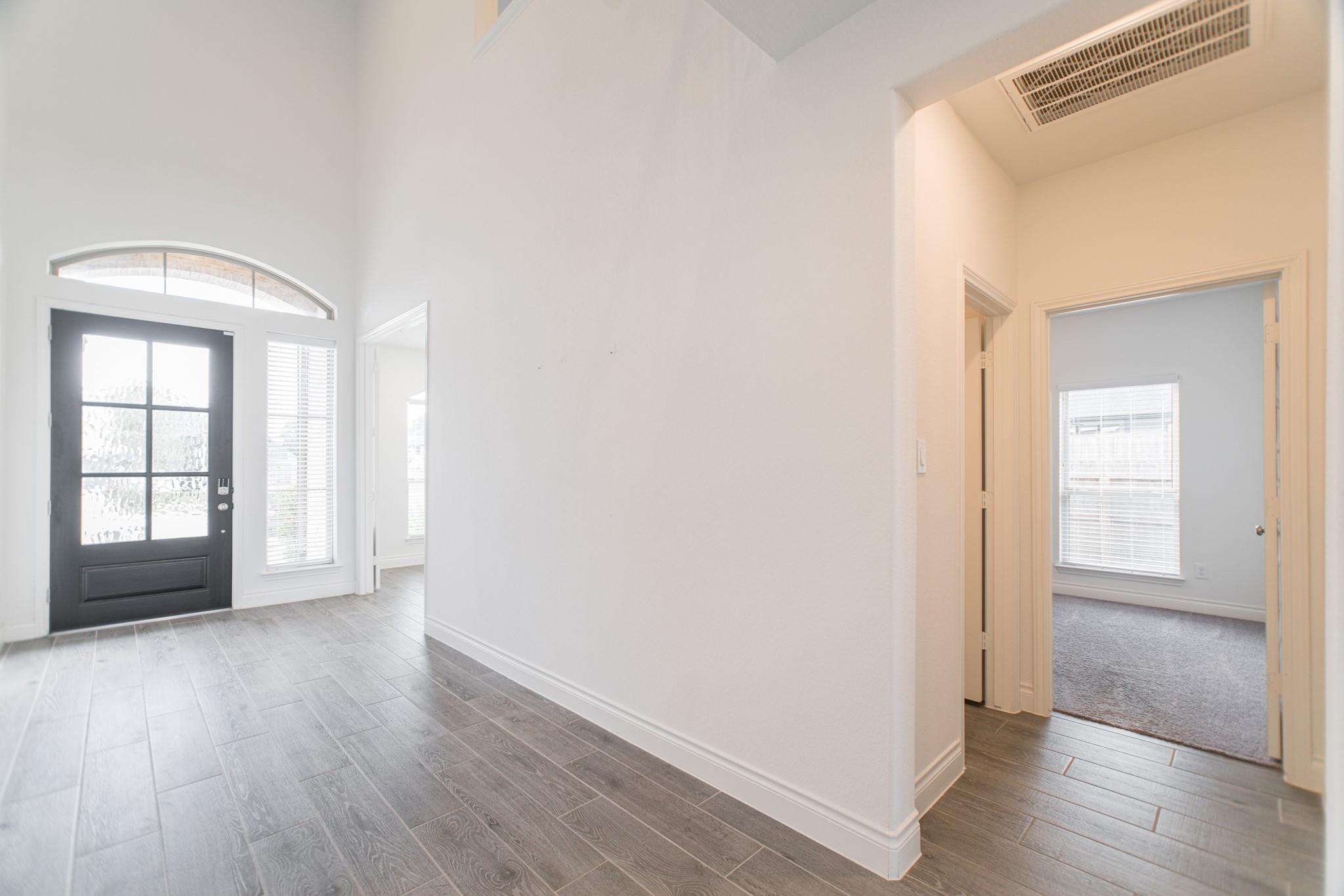 9430 Stablewood Lakes Lane