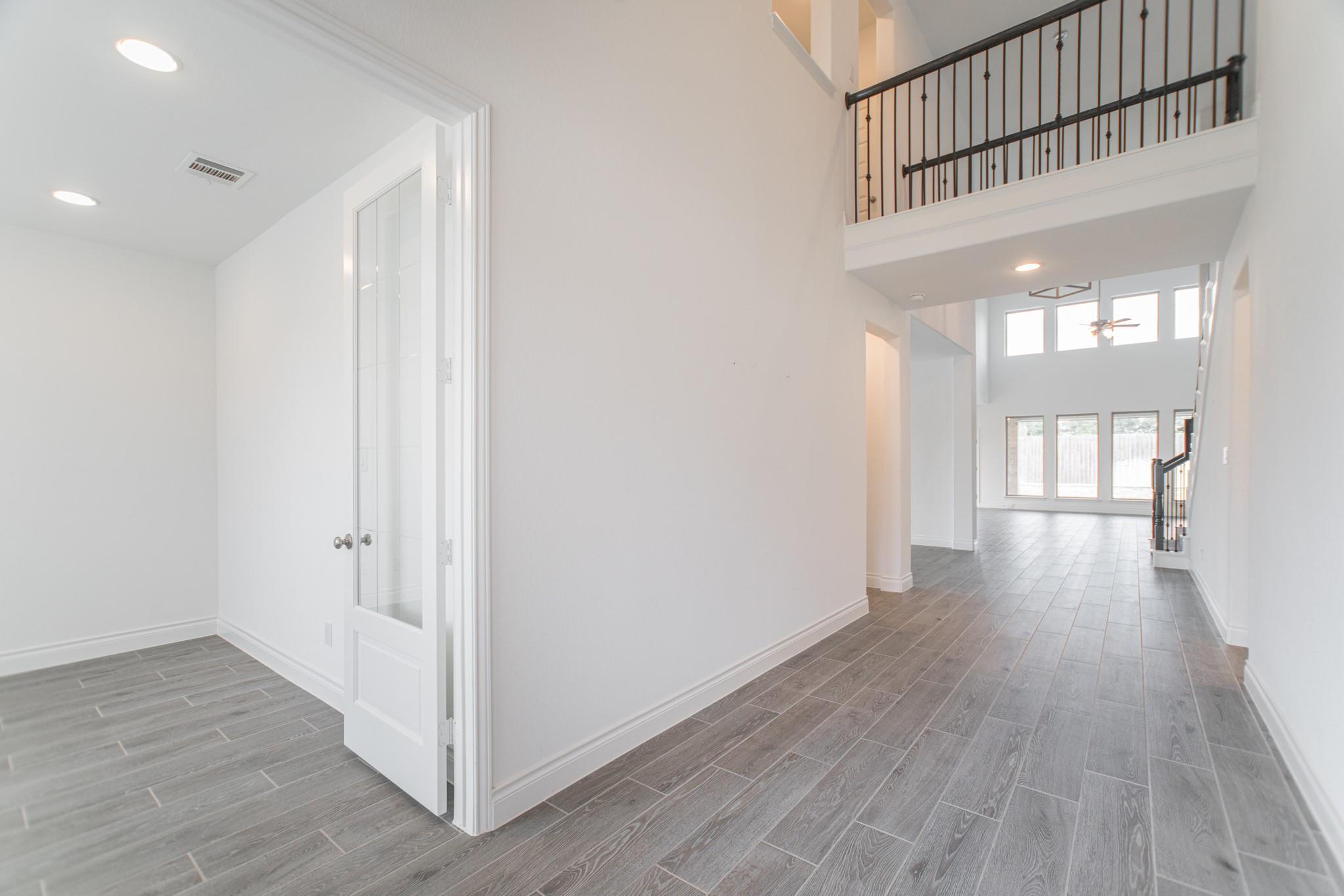 9430 Stablewood Lakes Lane