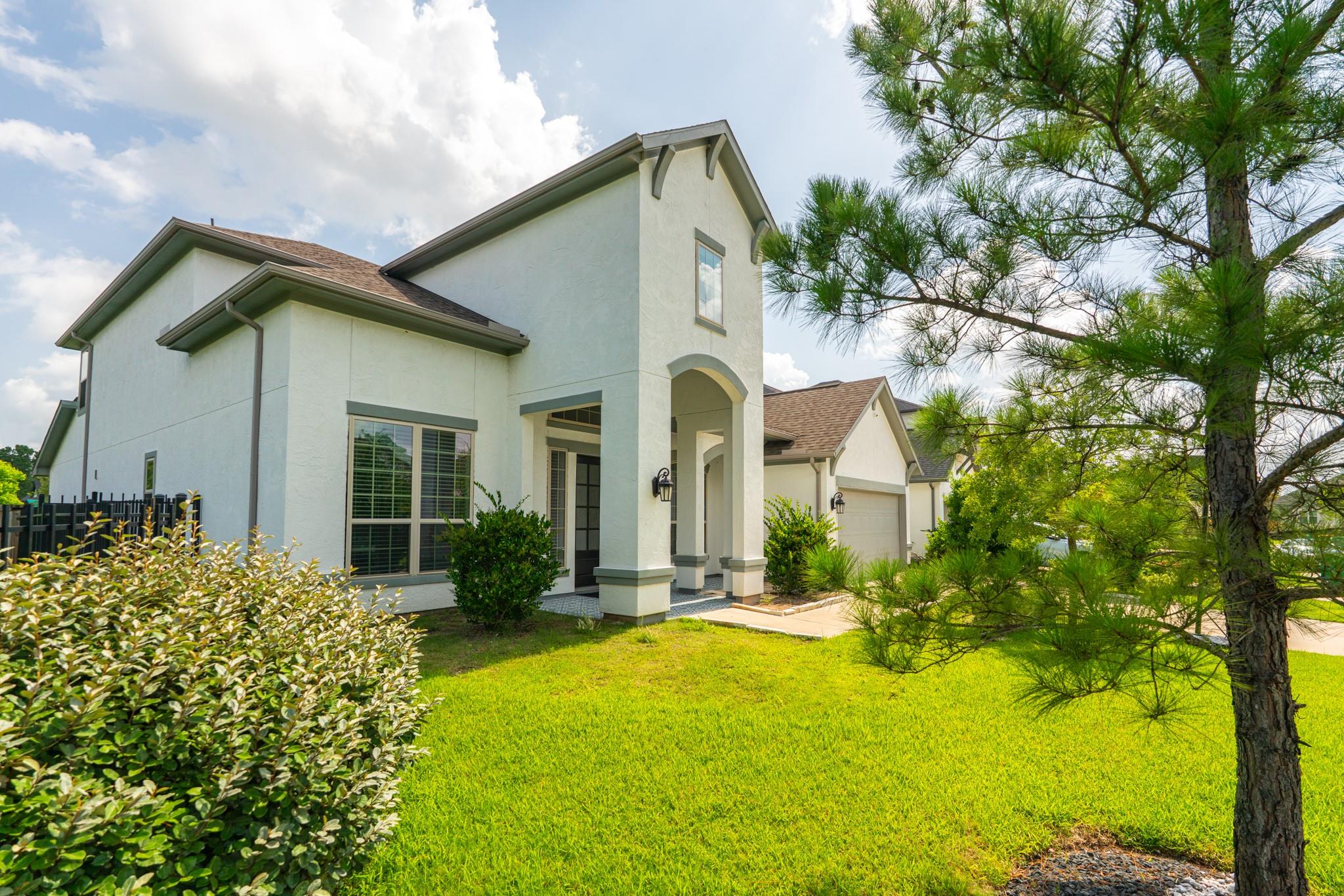 40 Snowdrop Lily Drive