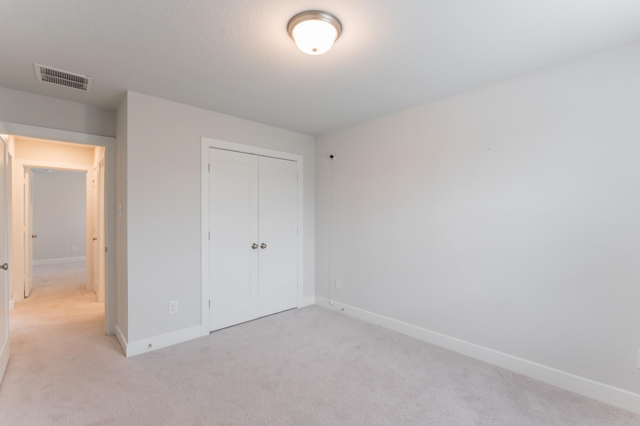 146 Renodes Garden Lane