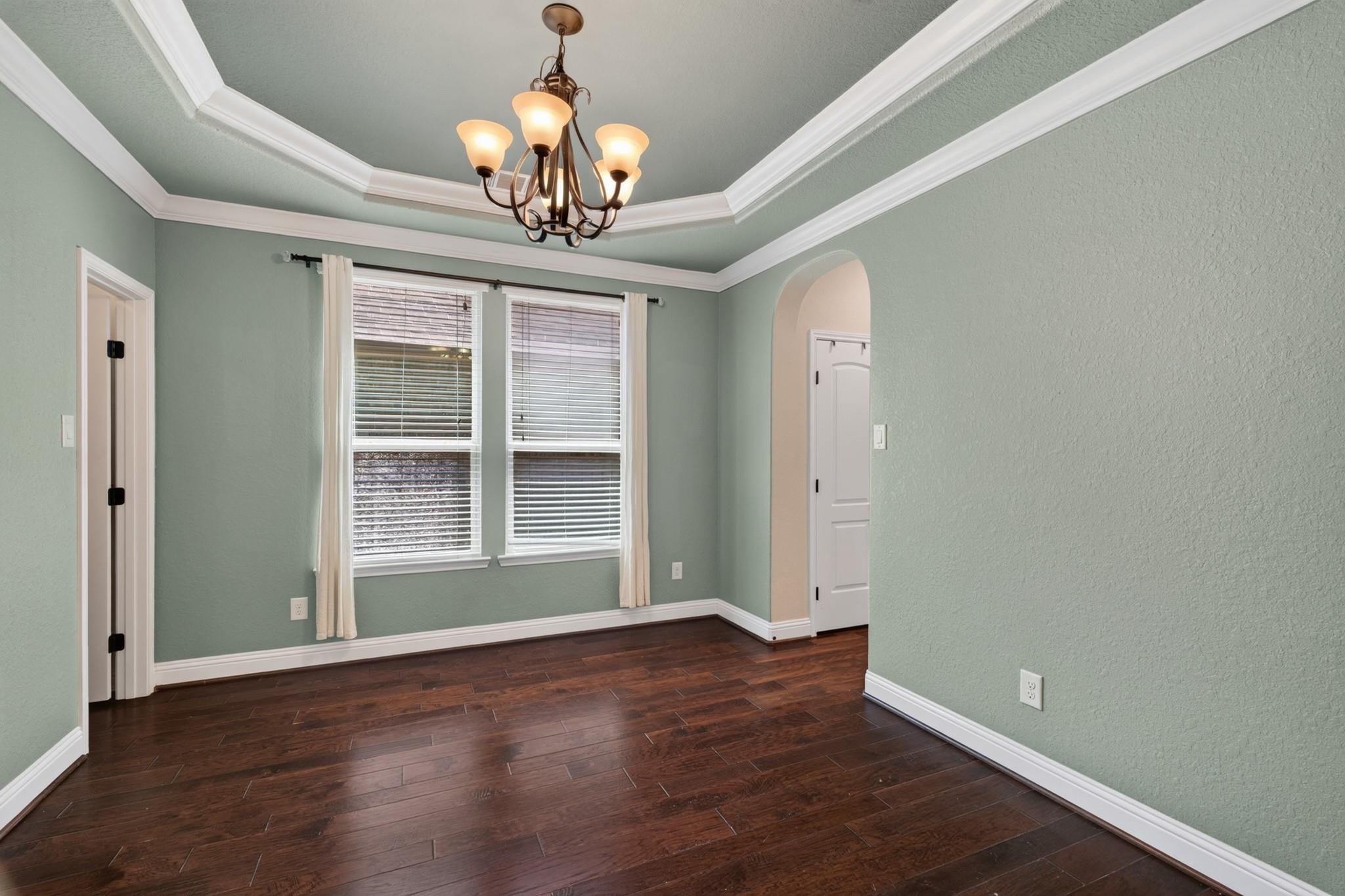 31 Whispering Thicket Place