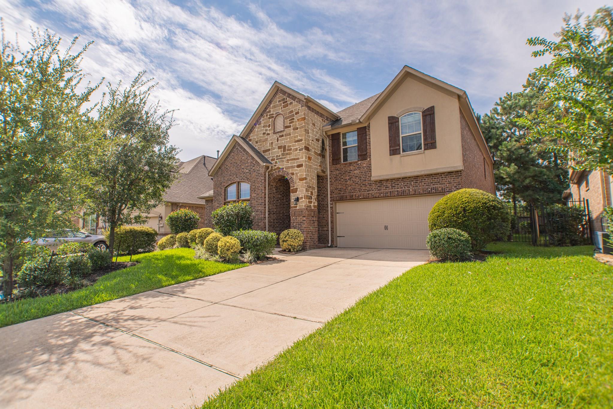 31 Whispering Thicket Place