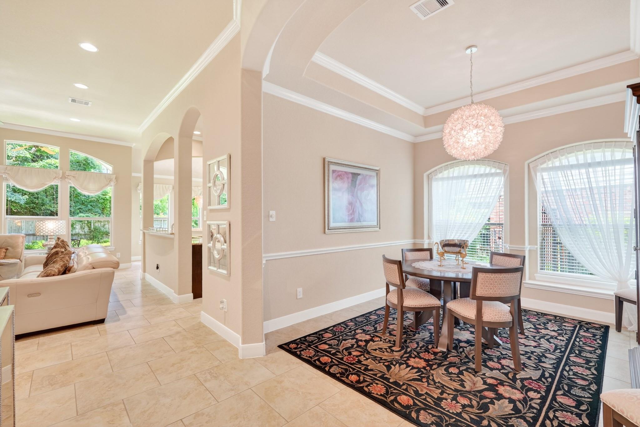 55 S Victoriana Circle