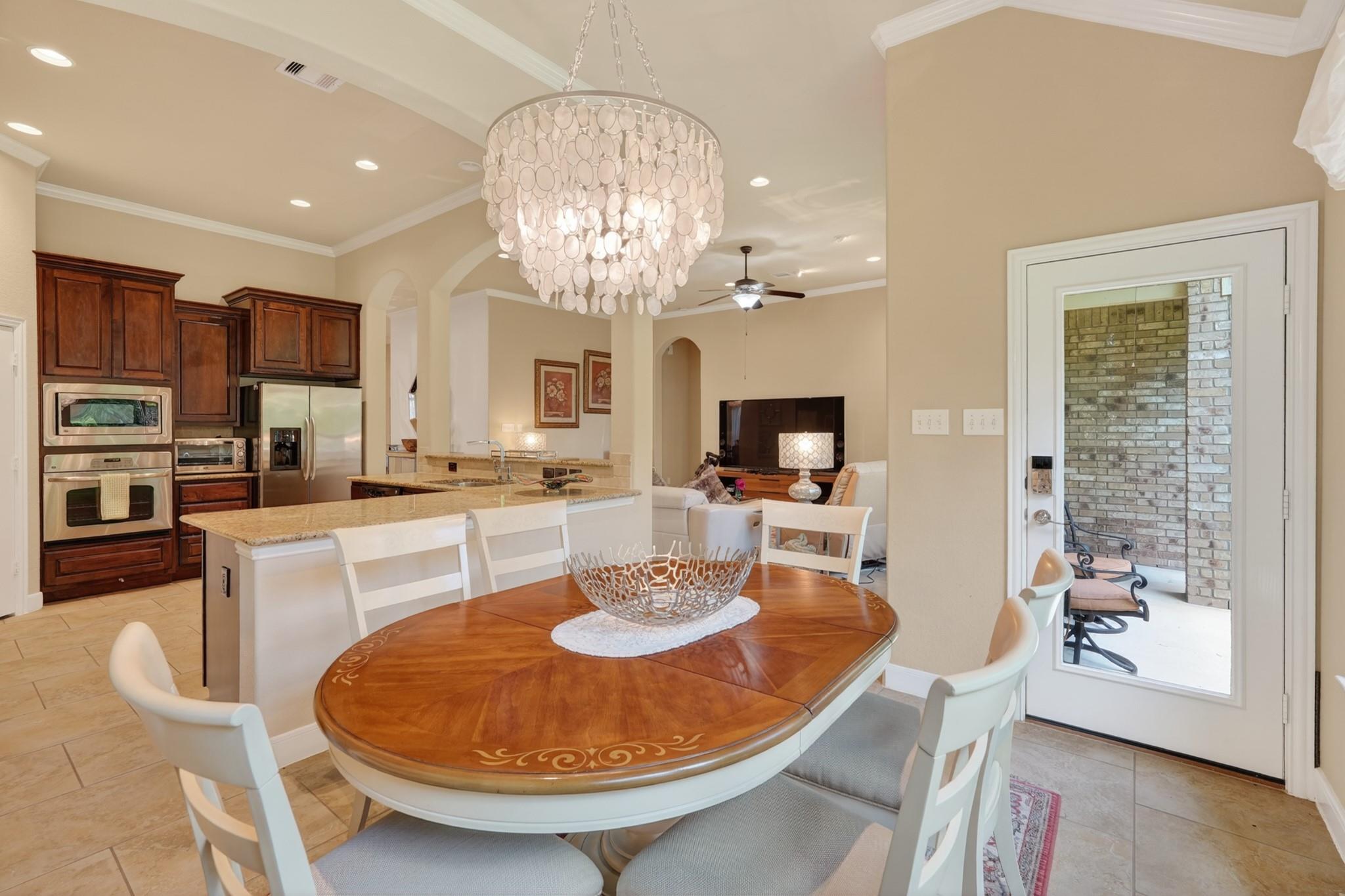 55 S Victoriana Circle