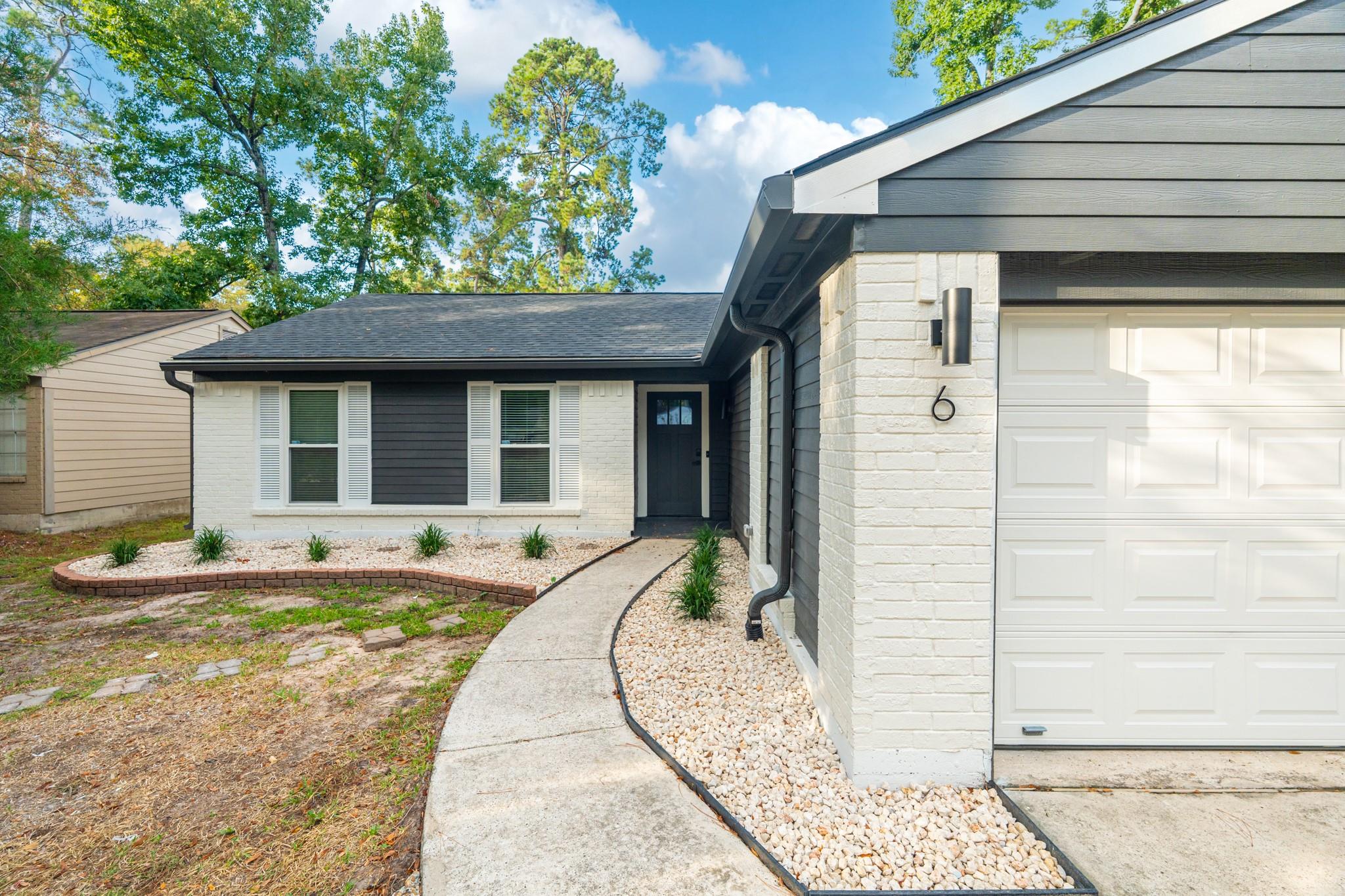 6 Hasting Oak Court