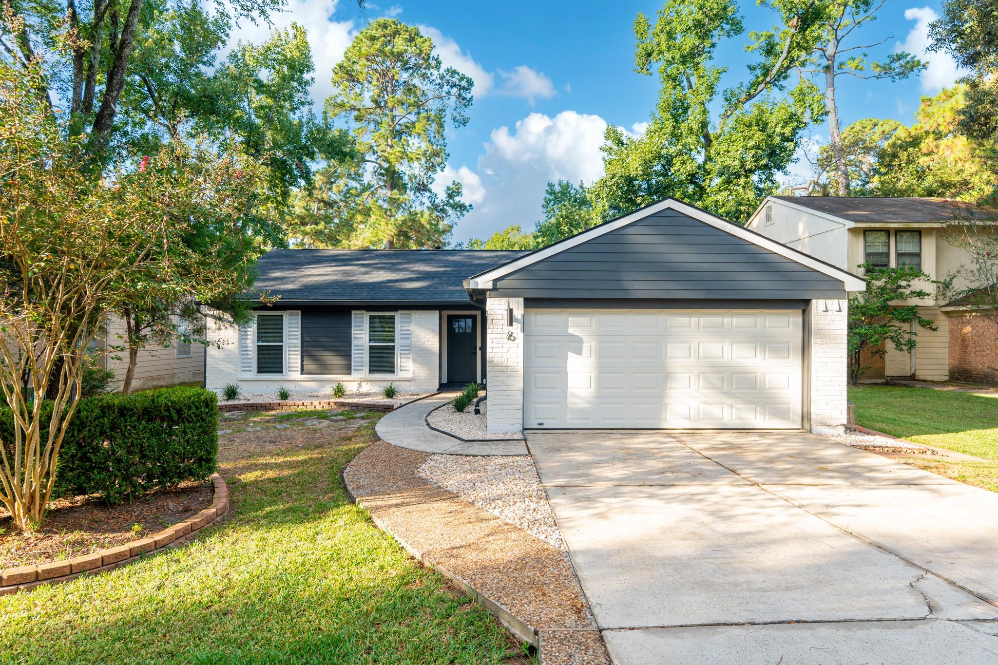 6 Hasting Oak Court