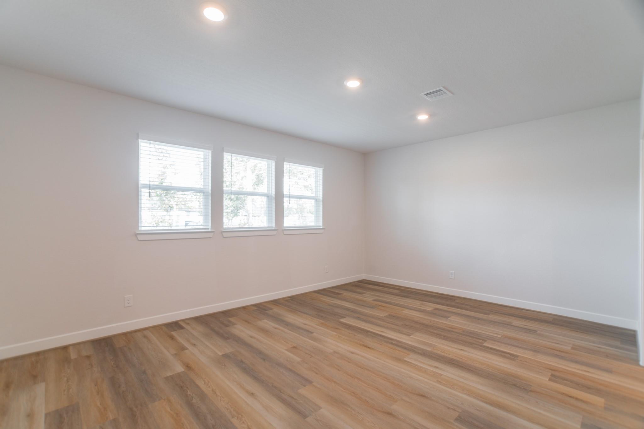 11 Mariposa Woods Drive