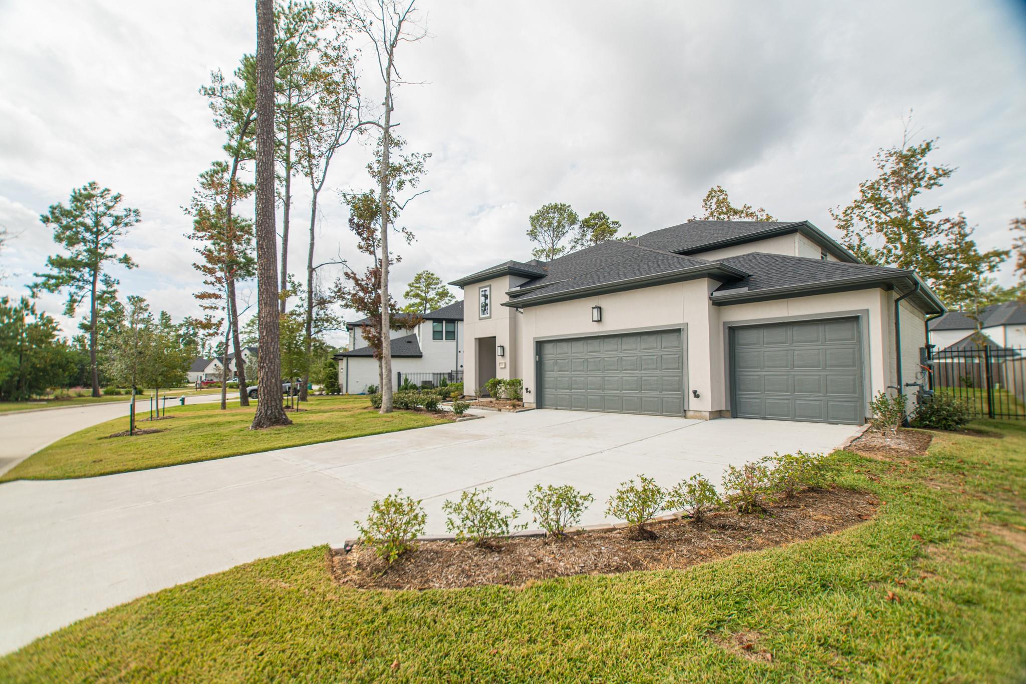 11 Mariposa Woods Drive