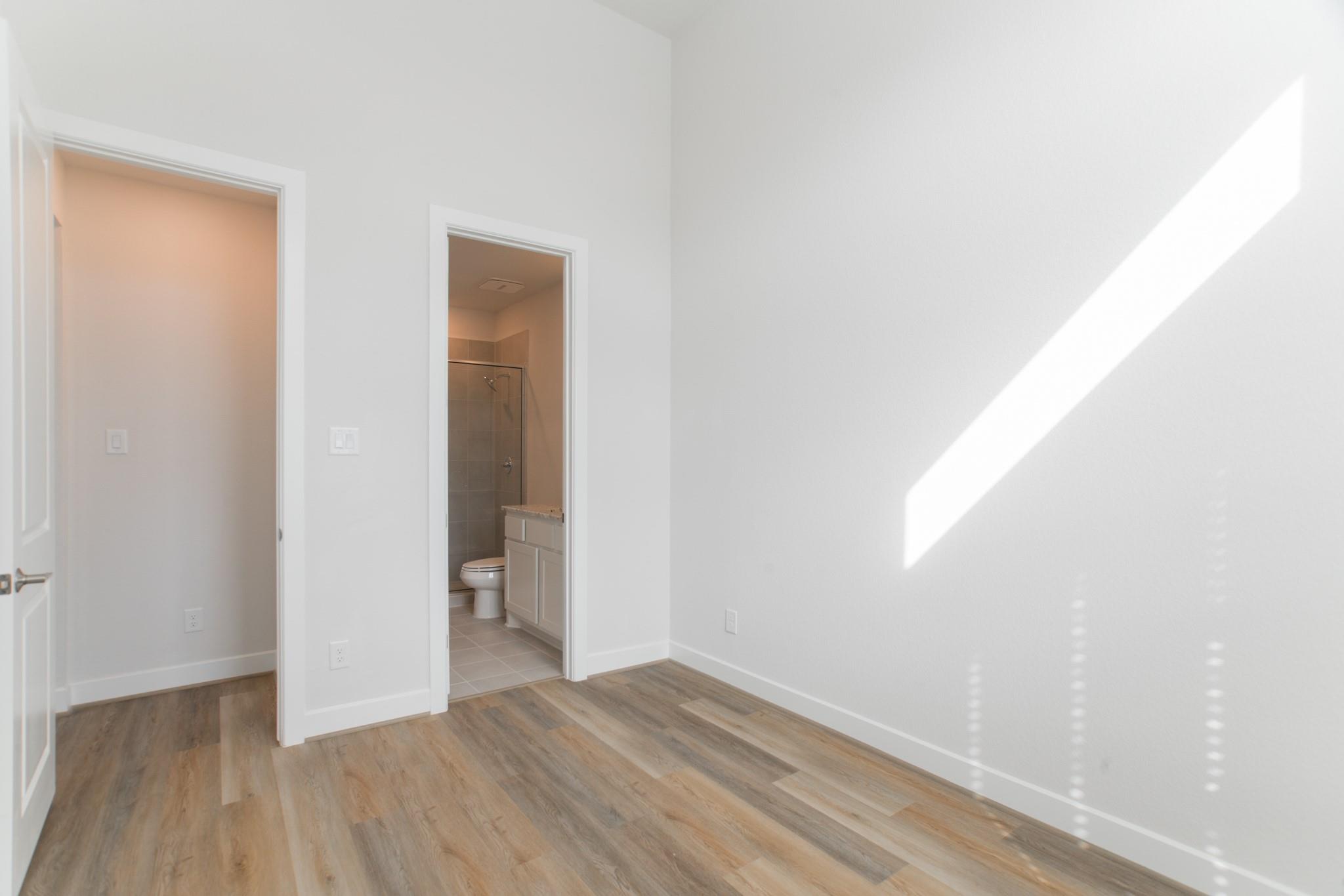 11 Mariposa Woods Drive