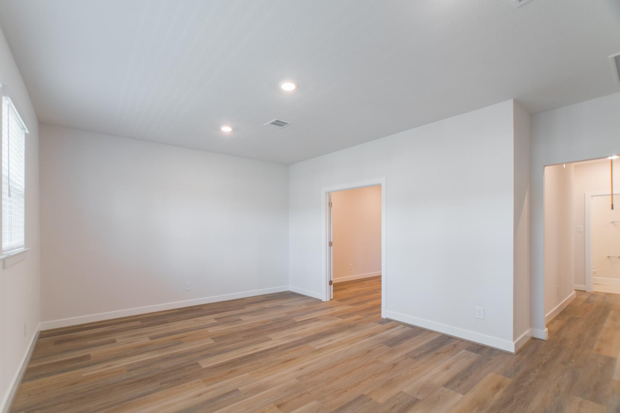 11 Mariposa Woods Drive