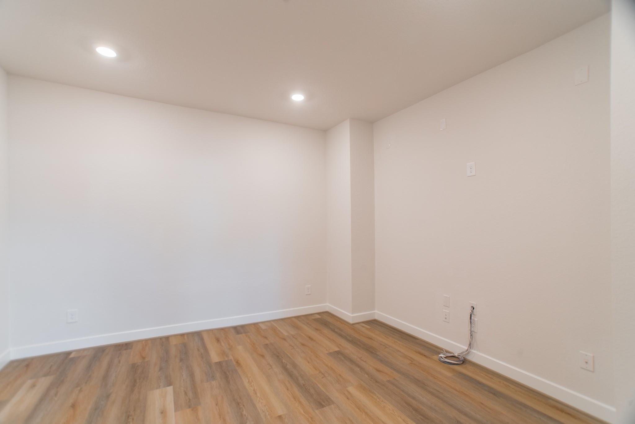 11 Mariposa Woods Drive