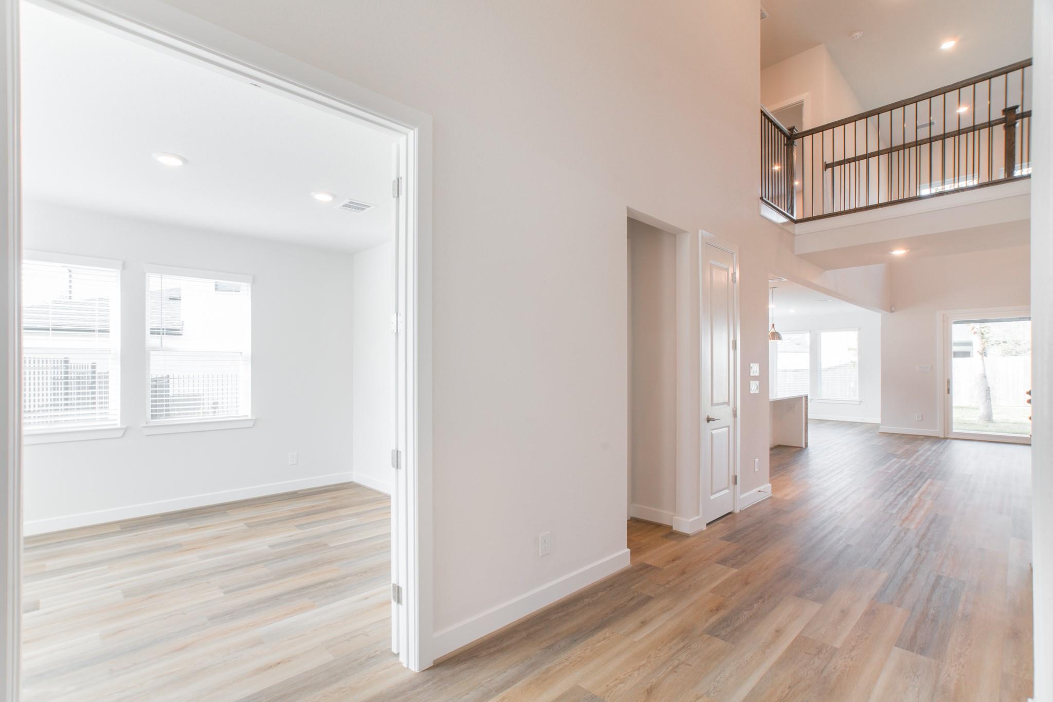 11 Mariposa Woods Drive