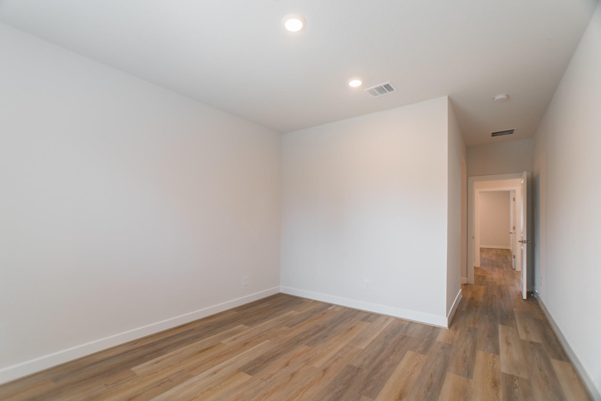 11 Mariposa Woods Drive