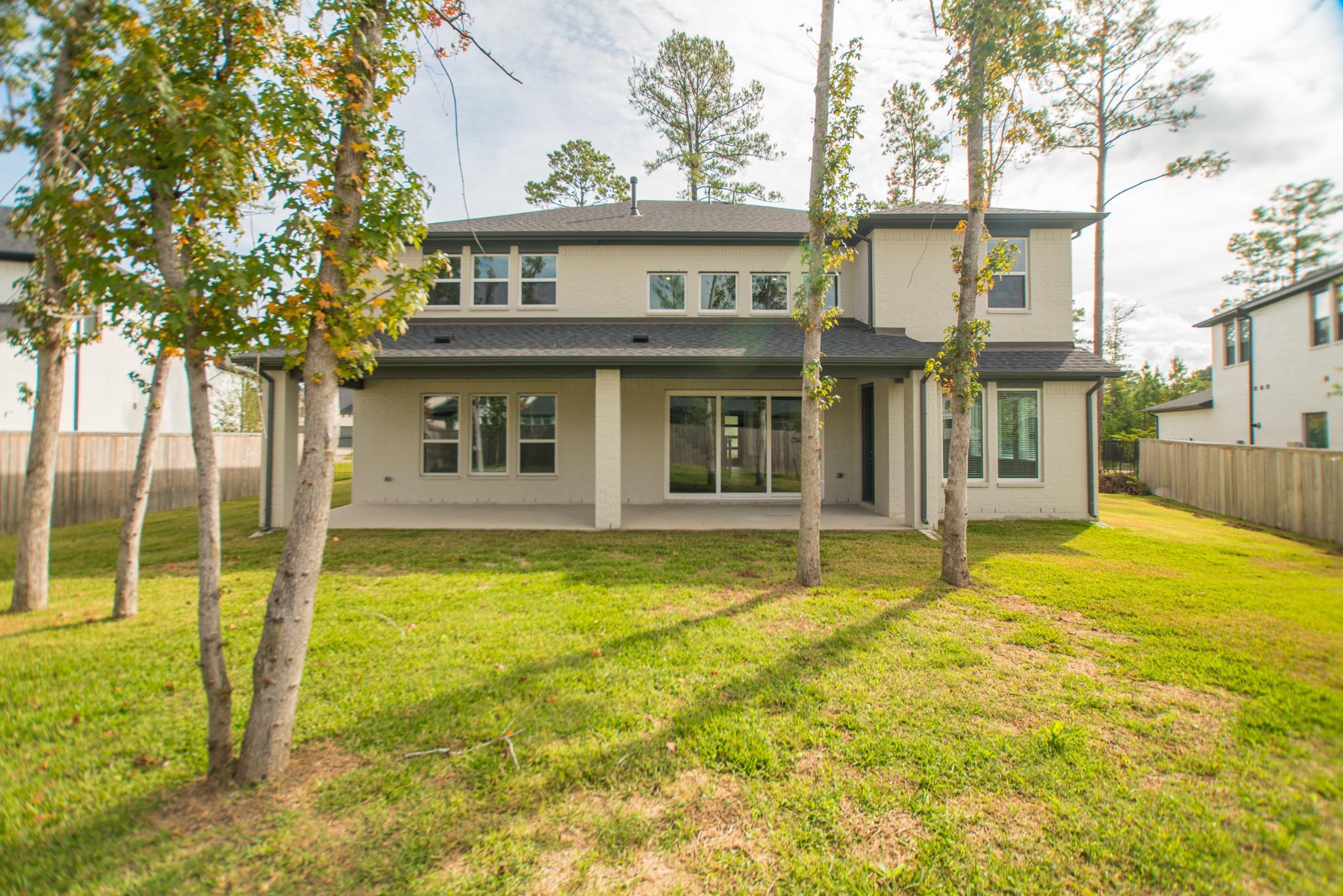 11 Mariposa Woods Drive