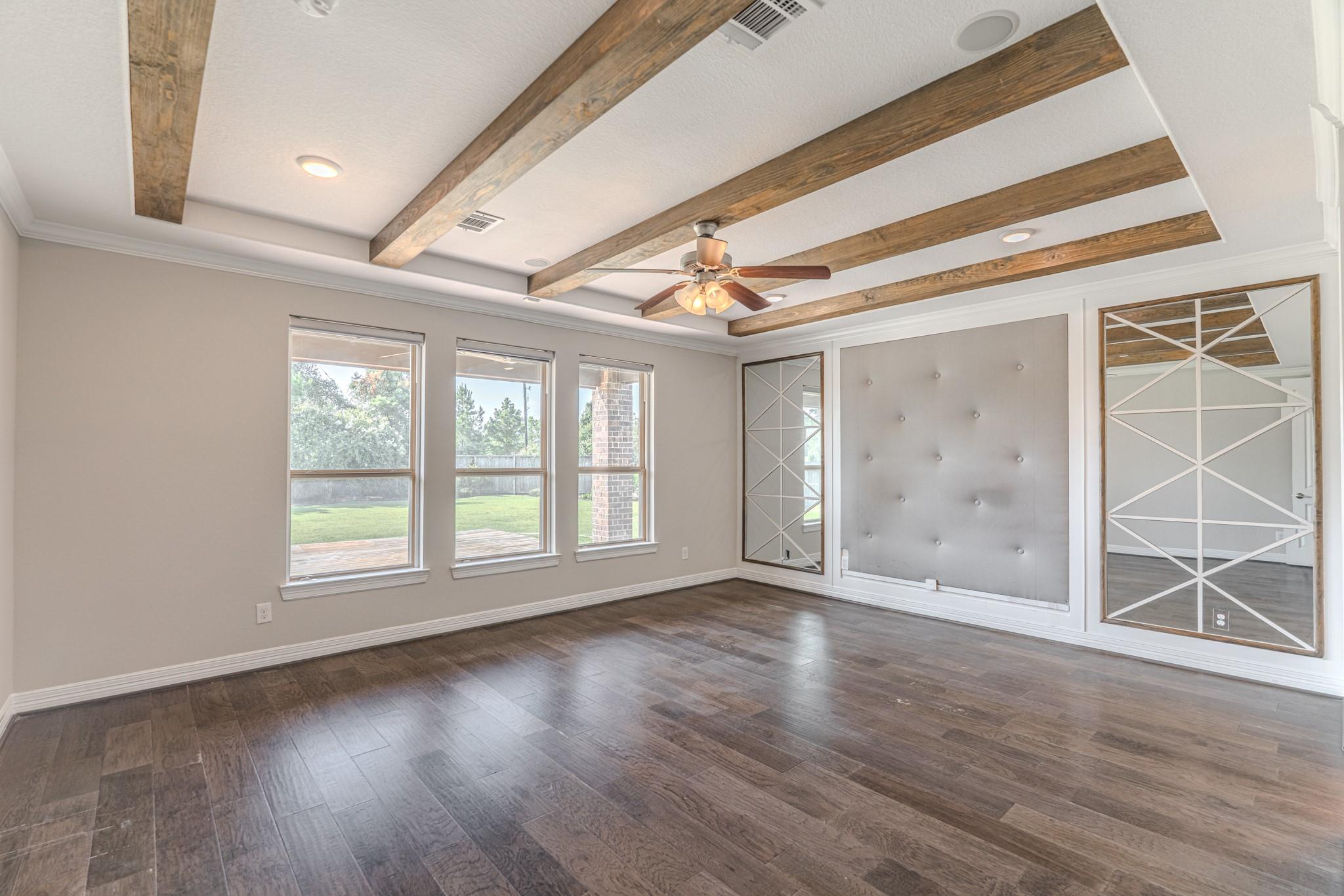 6 Winter Thicket Place