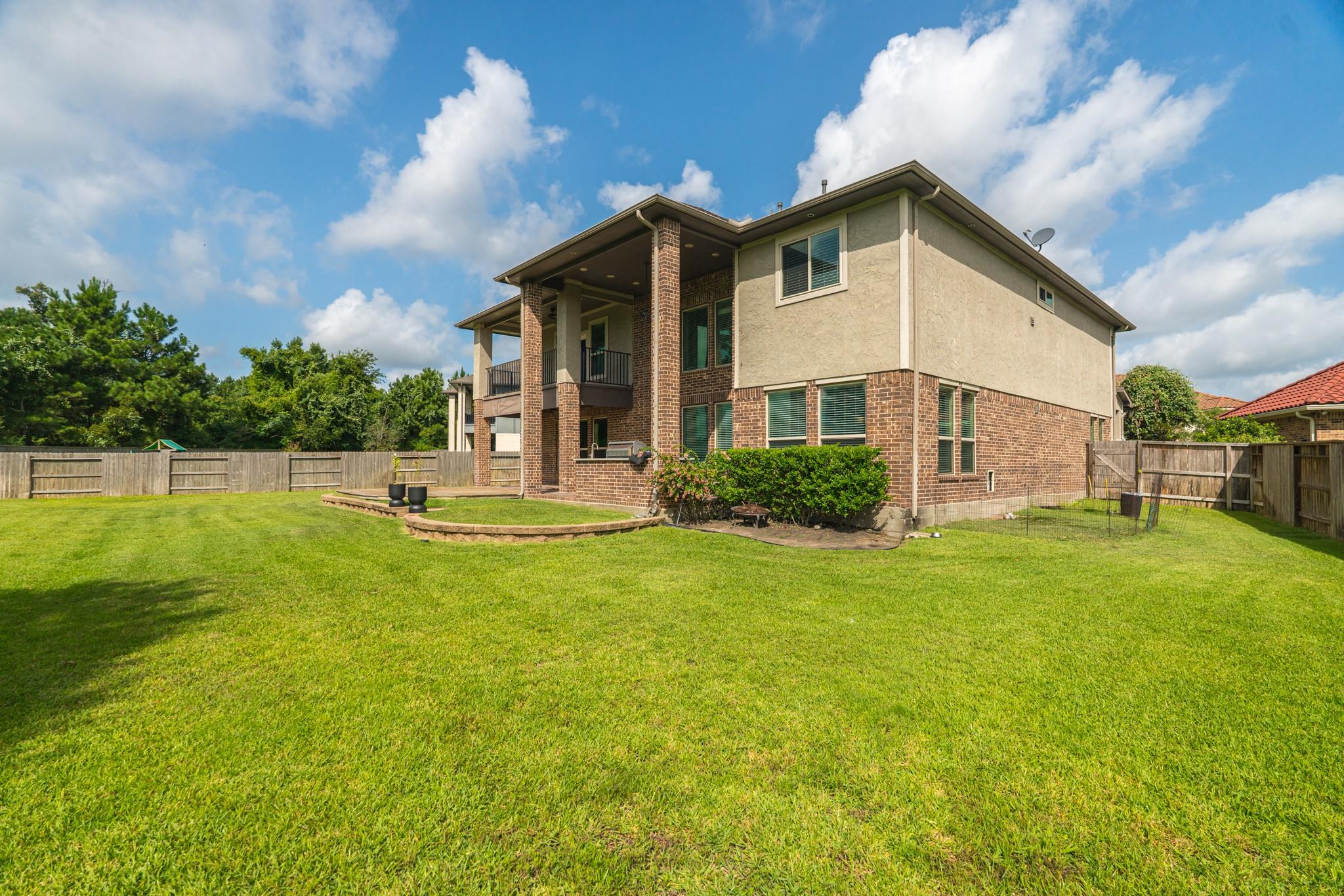 6 Winter Thicket Place