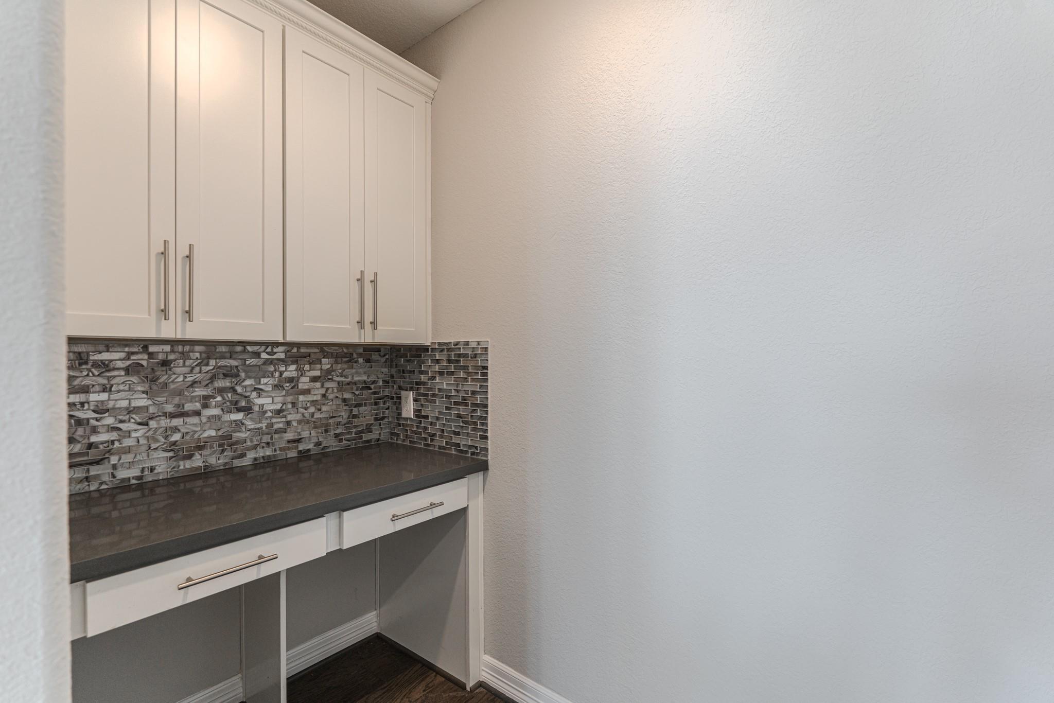 6 Winter Thicket Place