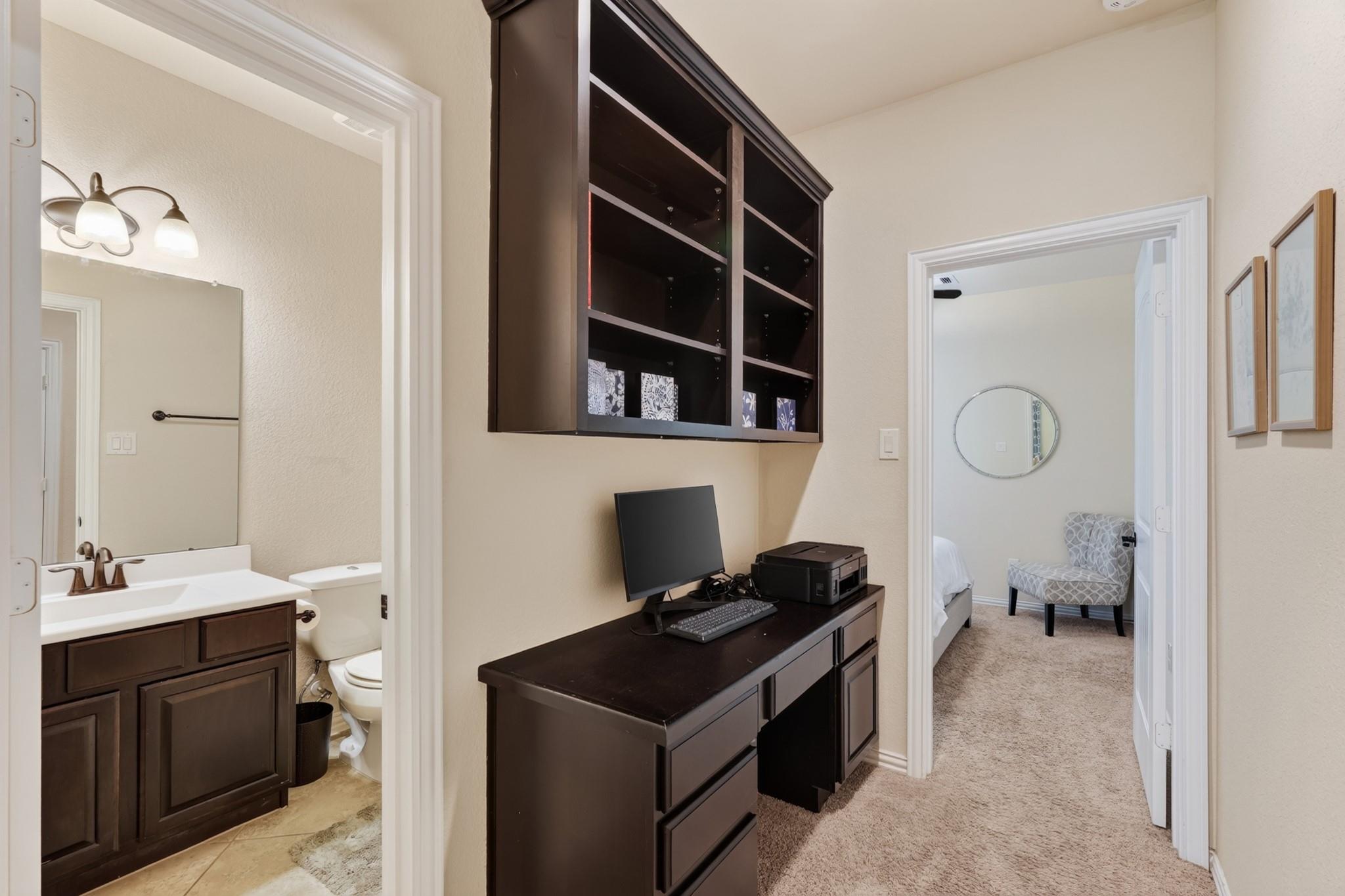 2 Arrowfeather Place