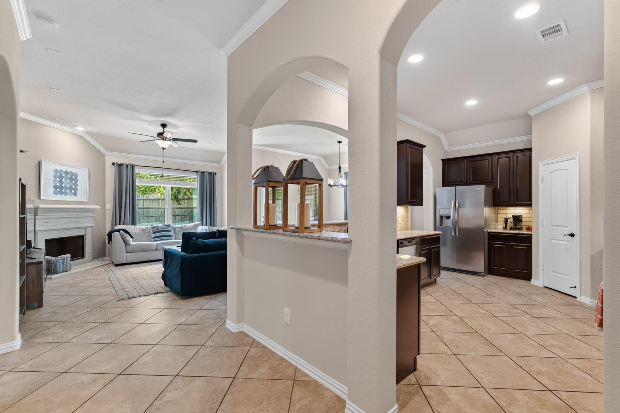 2 Arrowfeather Place