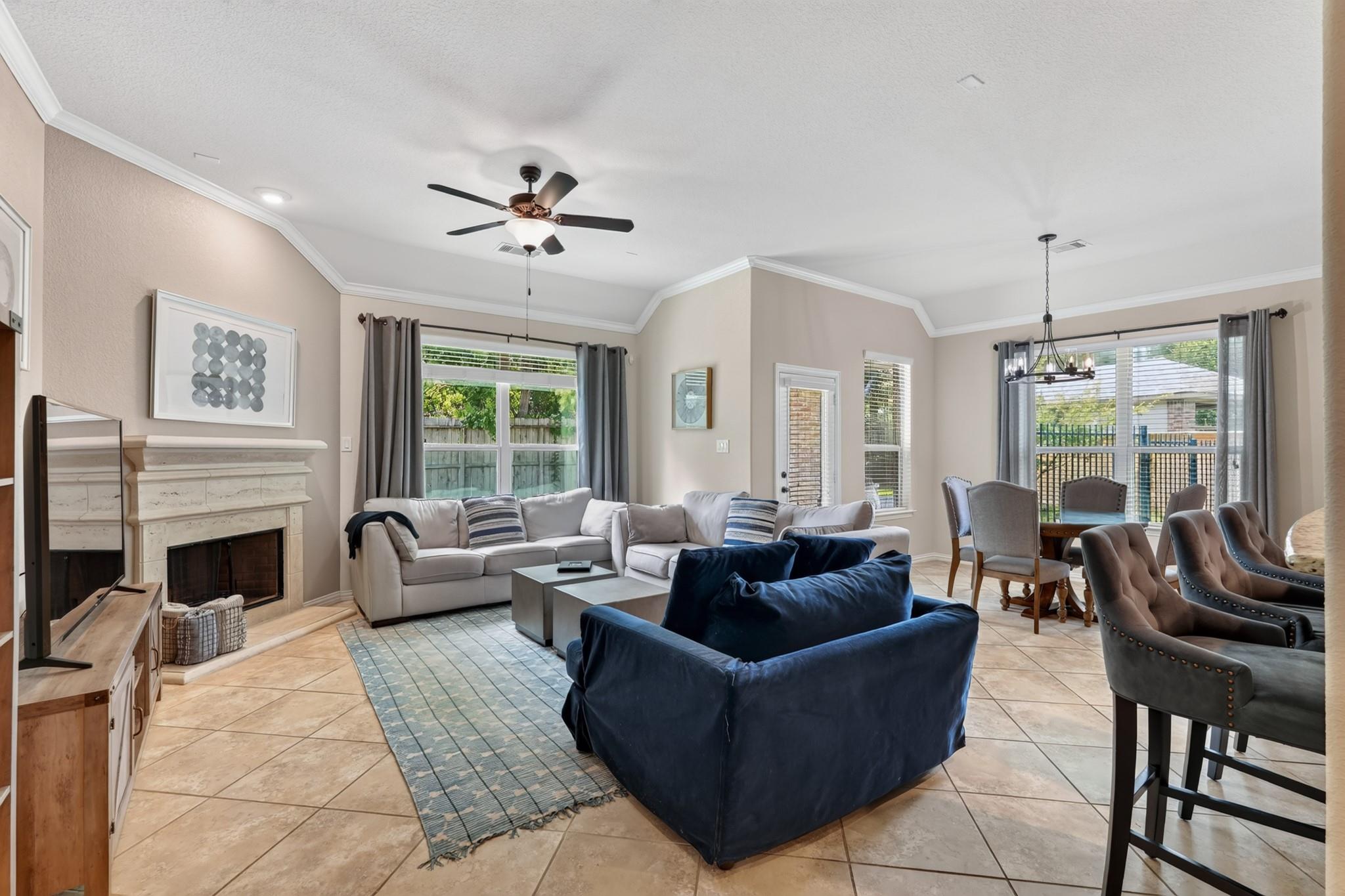 2 Arrowfeather Place