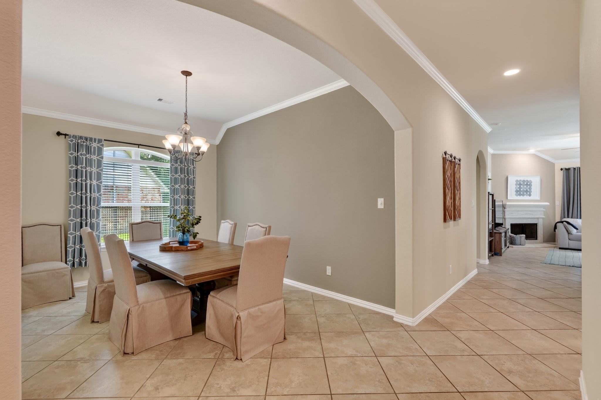 2 Arrowfeather Place