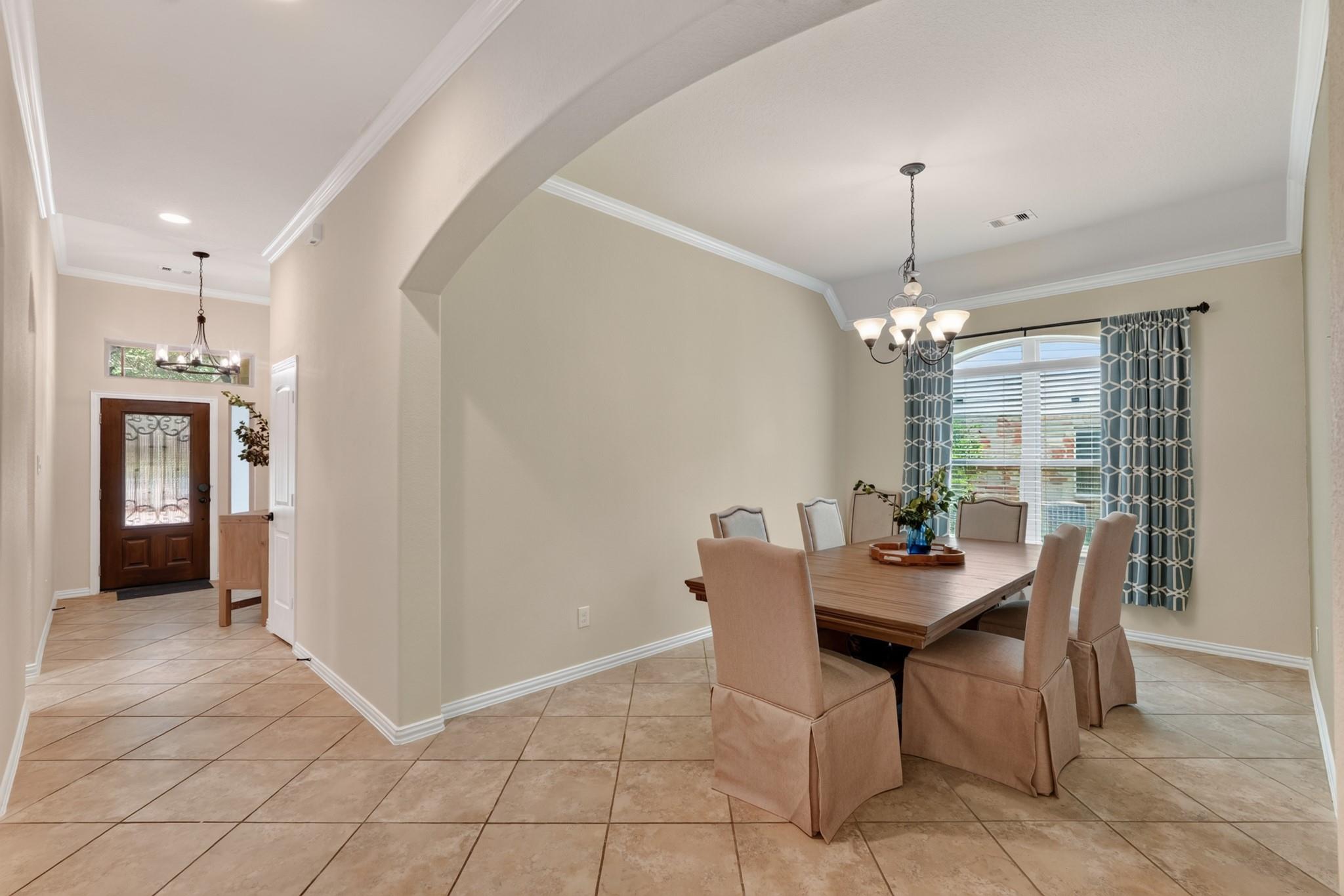 2 Arrowfeather Place