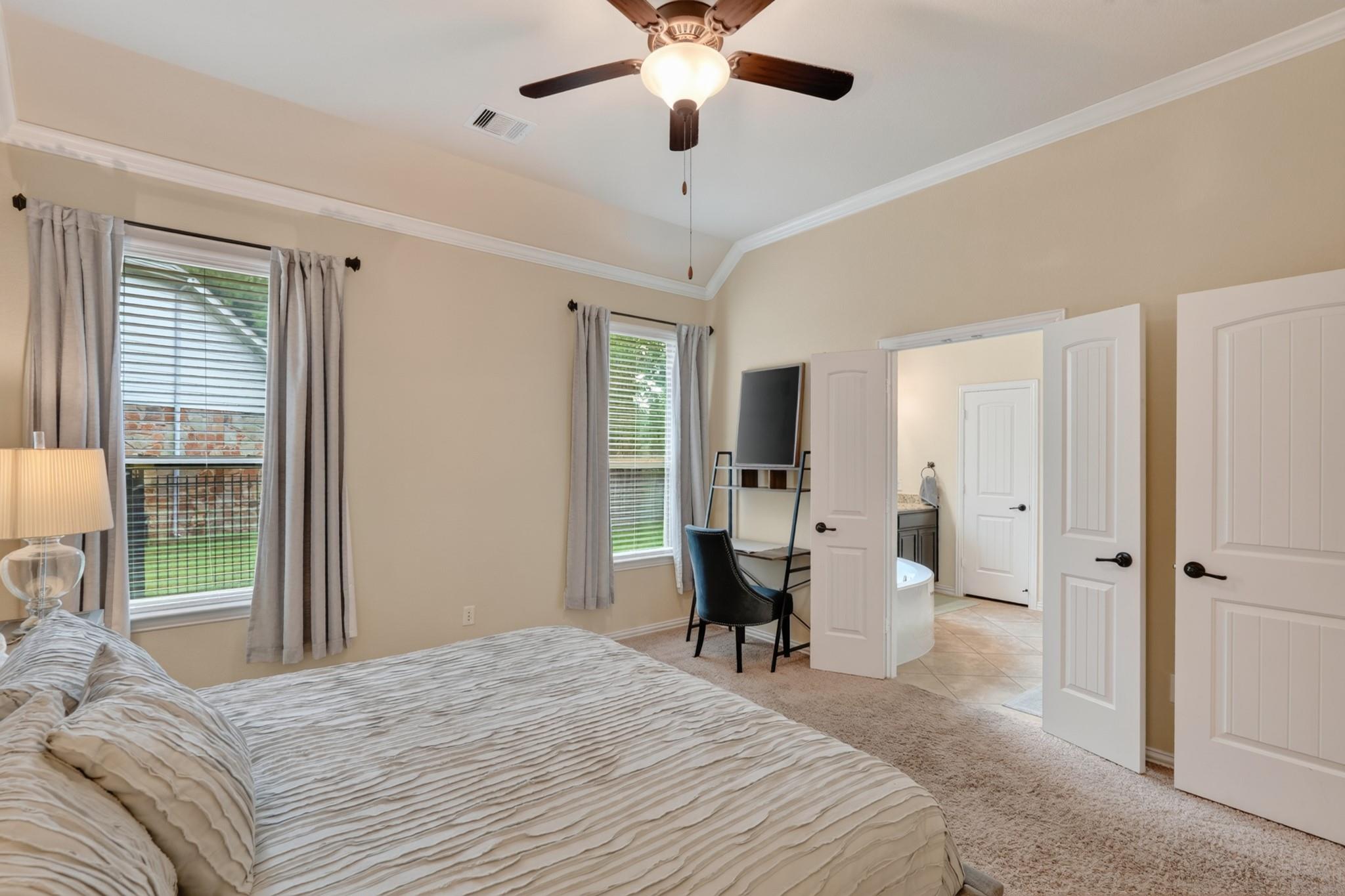 2 Arrowfeather Place