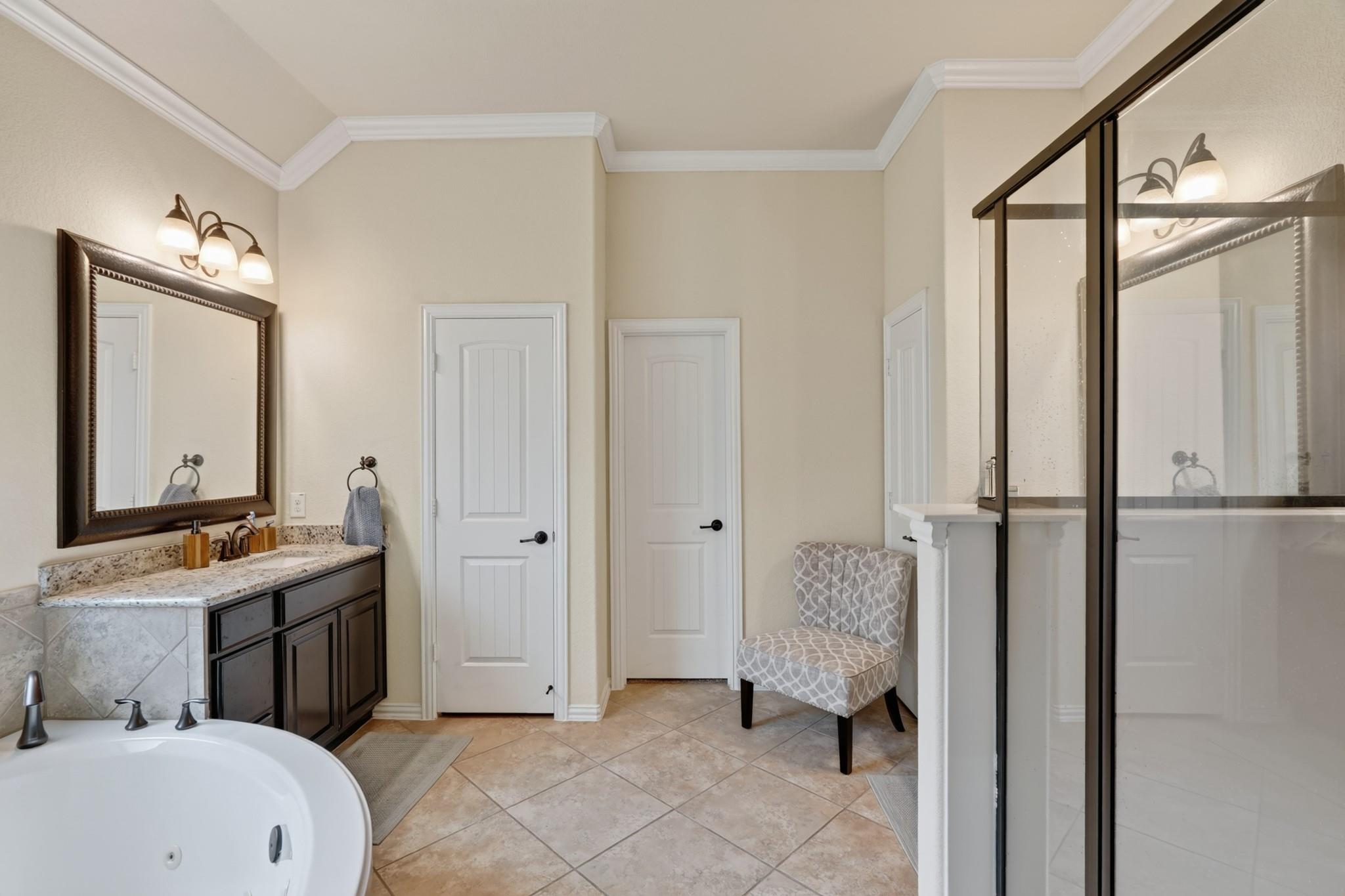 2 Arrowfeather Place