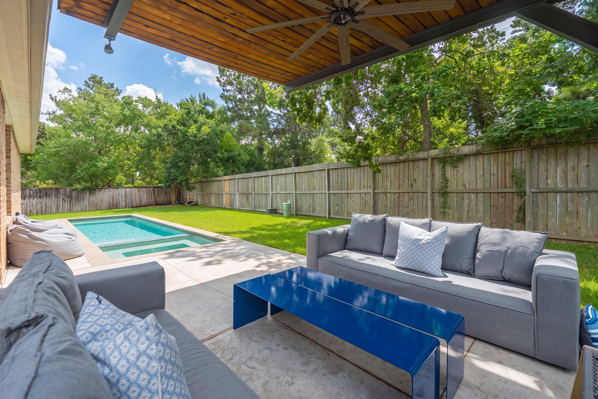 2 Arrowfeather Place