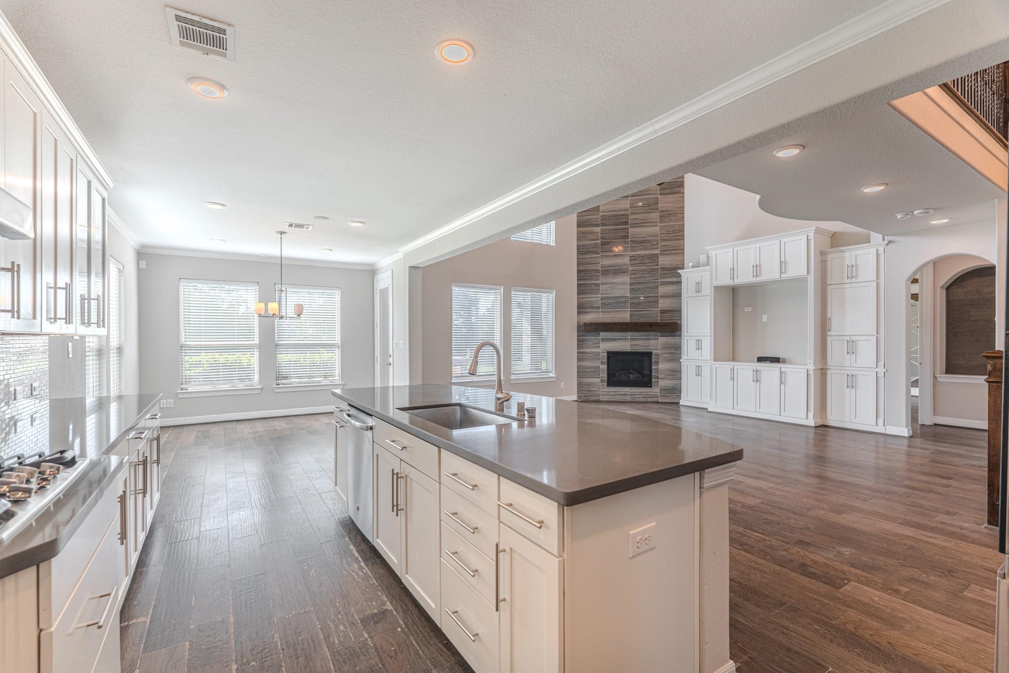 6 Winter Thicket Place