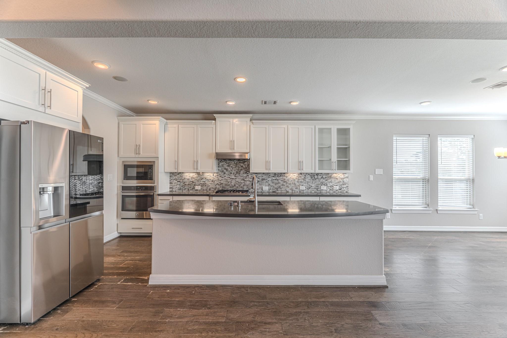 6 Winter Thicket Place