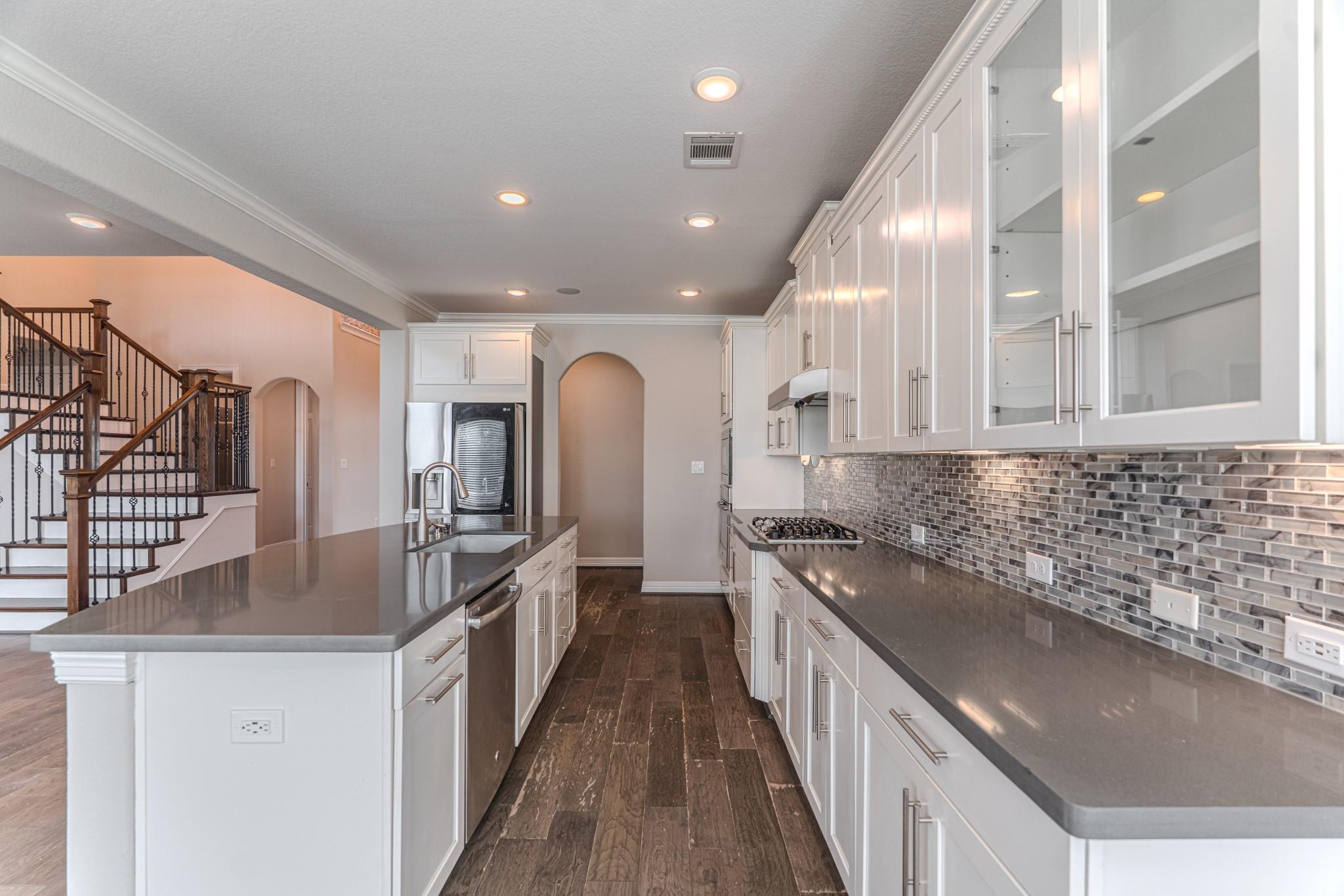 6 Winter Thicket Place