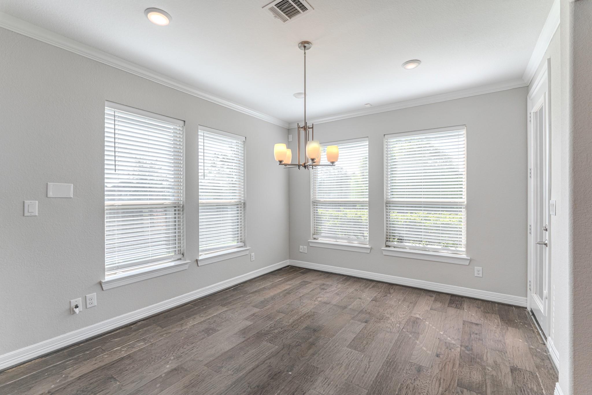 6 Winter Thicket Place