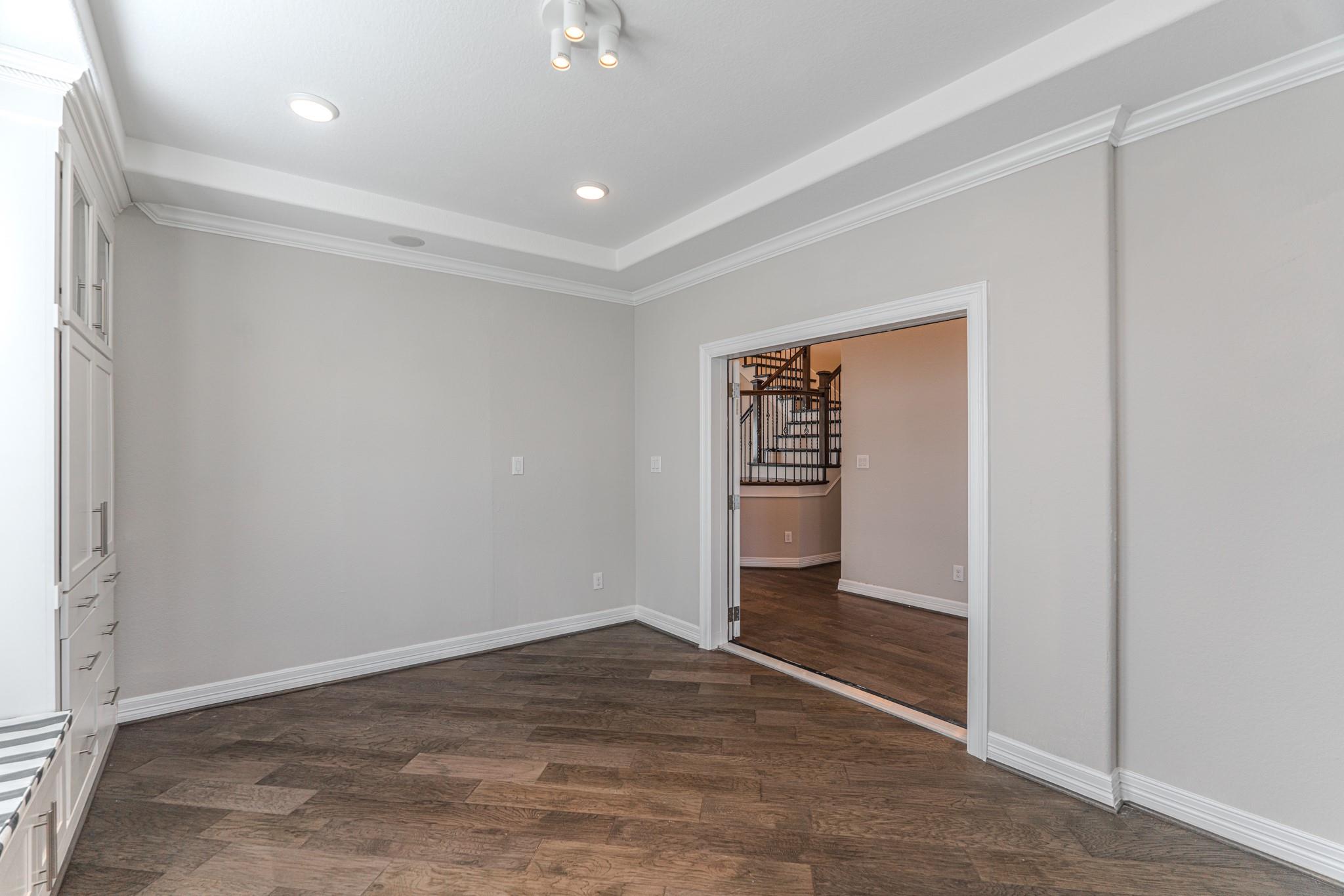 6 Winter Thicket Place