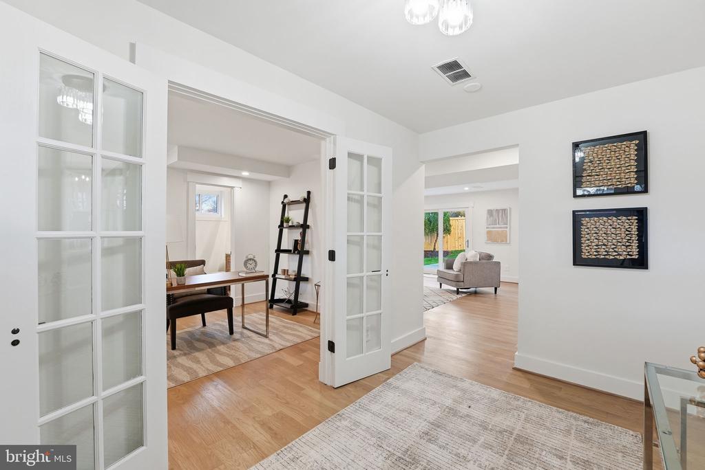 9803 DE PAUL DRIVE