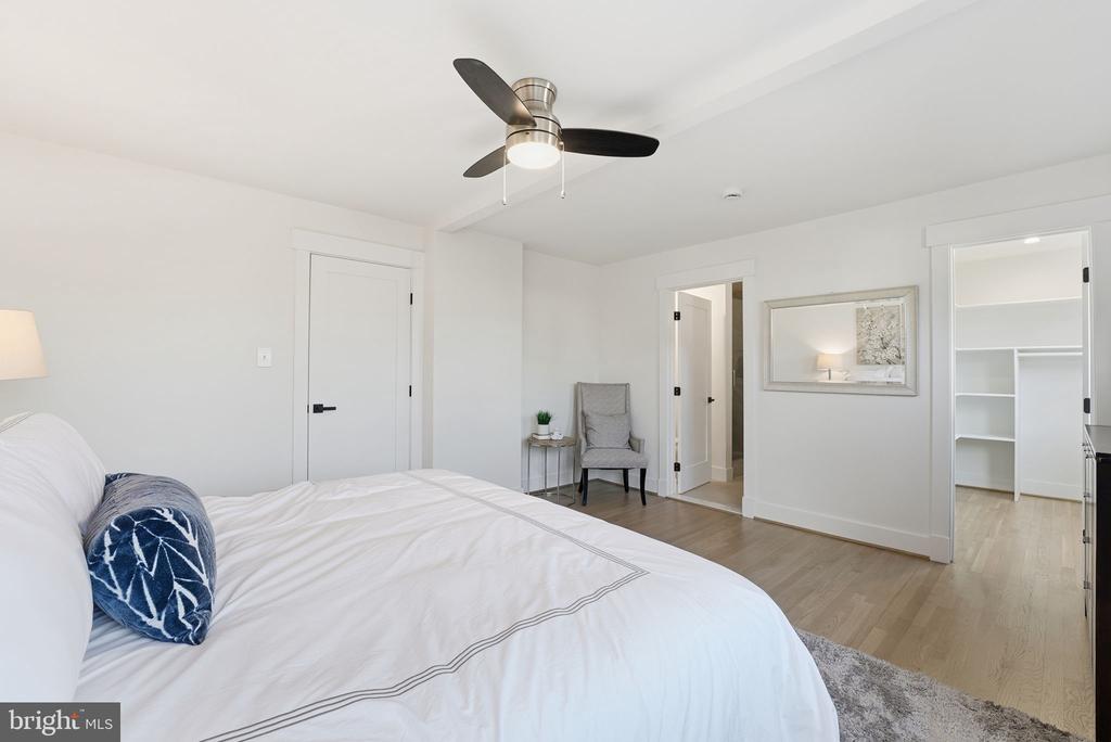 9803 DE PAUL DRIVE