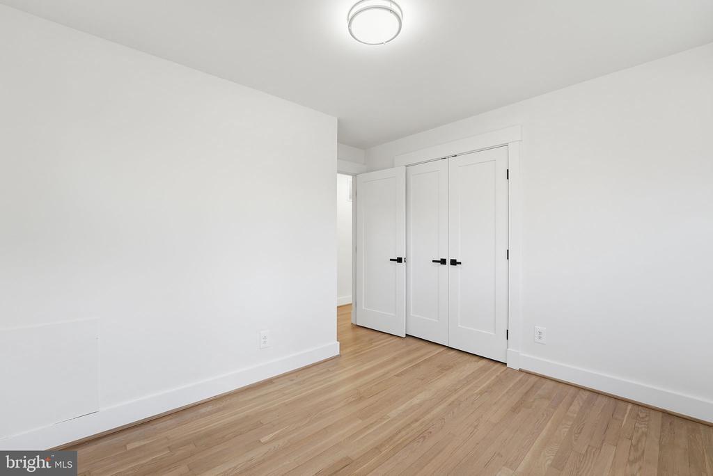 9803 DE PAUL DRIVE