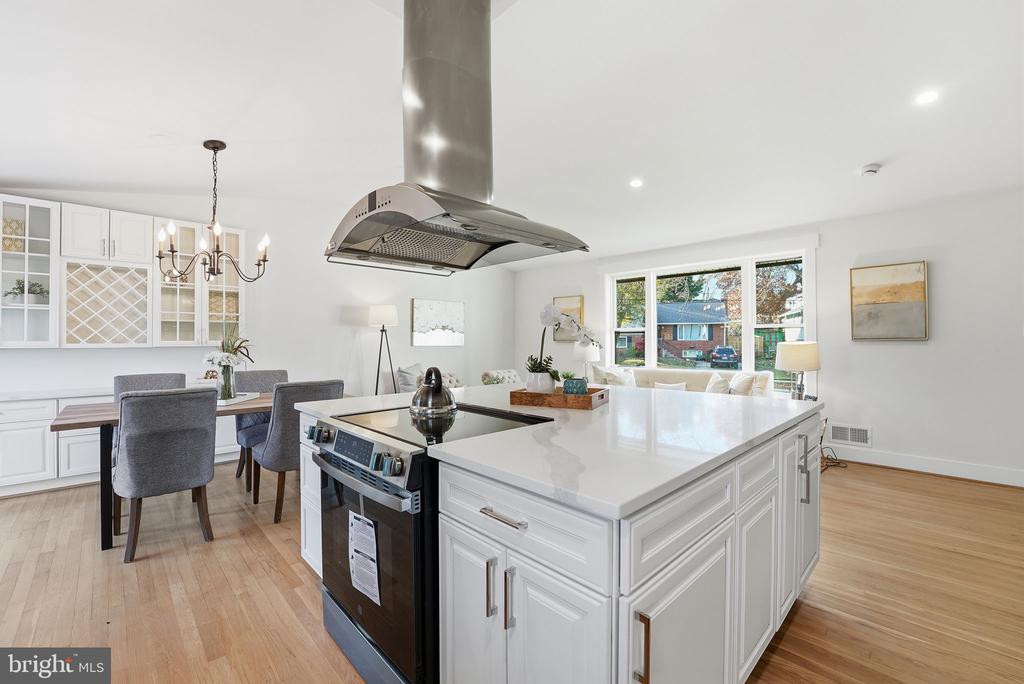 9803 DE PAUL DRIVE