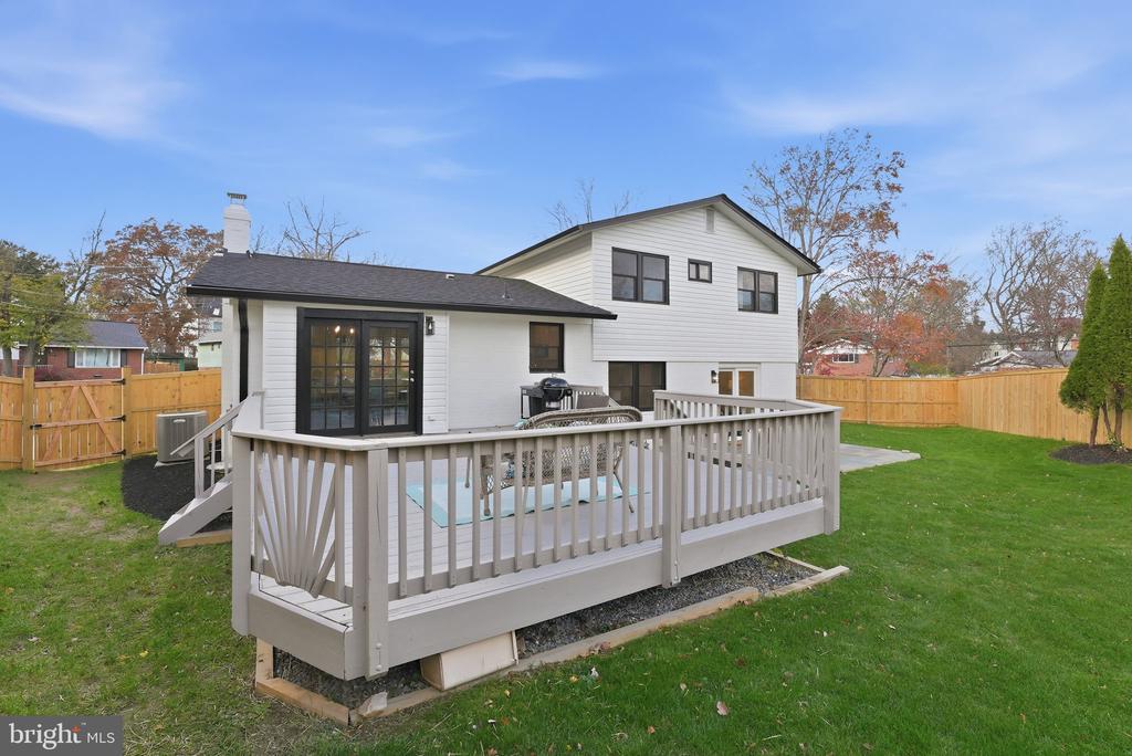 9803 DE PAUL DRIVE