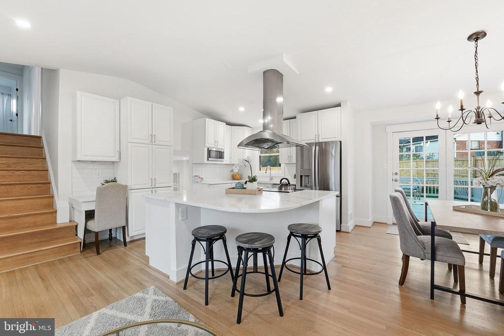 9803 DE PAUL DRIVE