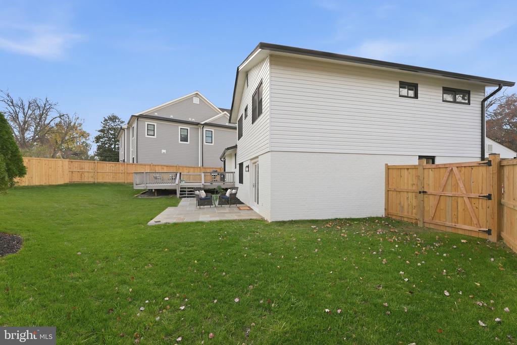 9803 DE PAUL DRIVE
