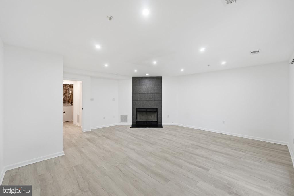 19111 HIGHSTREAM DRIVE