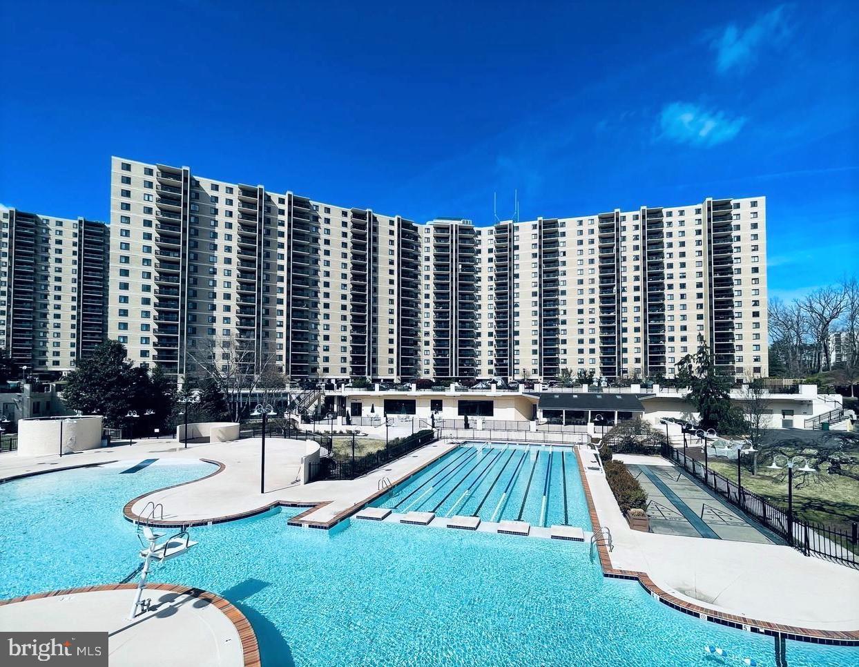 307 YOAKUM PARKWAY 302