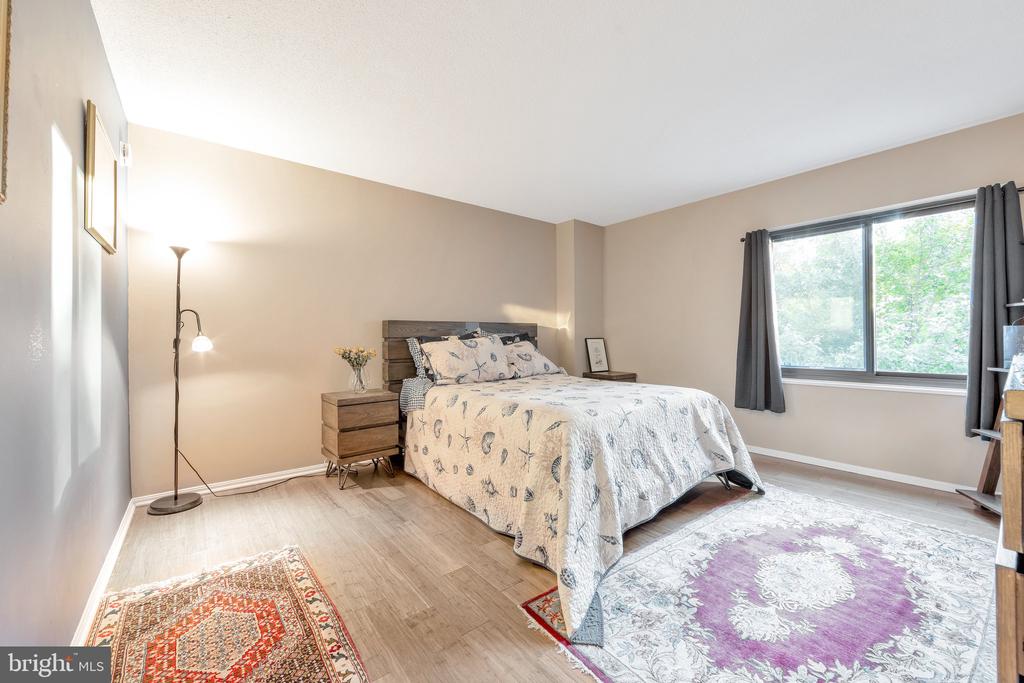 307 YOAKUM PARKWAY 302