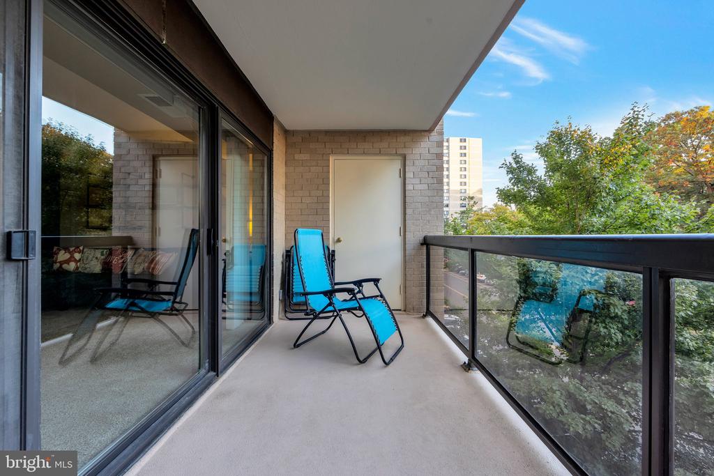 307 YOAKUM PARKWAY 302