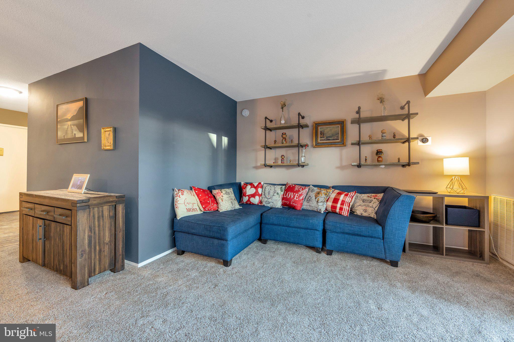 307 YOAKUM PARKWAY 302