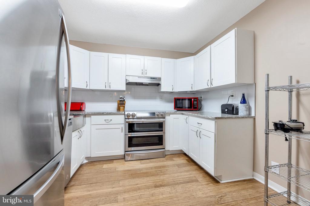 307 YOAKUM PARKWAY 302