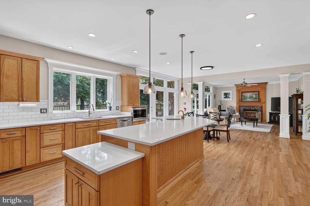 303 TALAHI ROAD SE