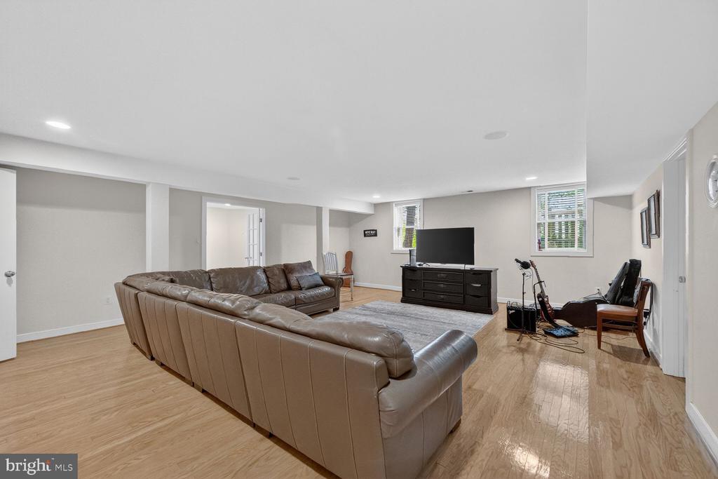 303 TALAHI ROAD SE