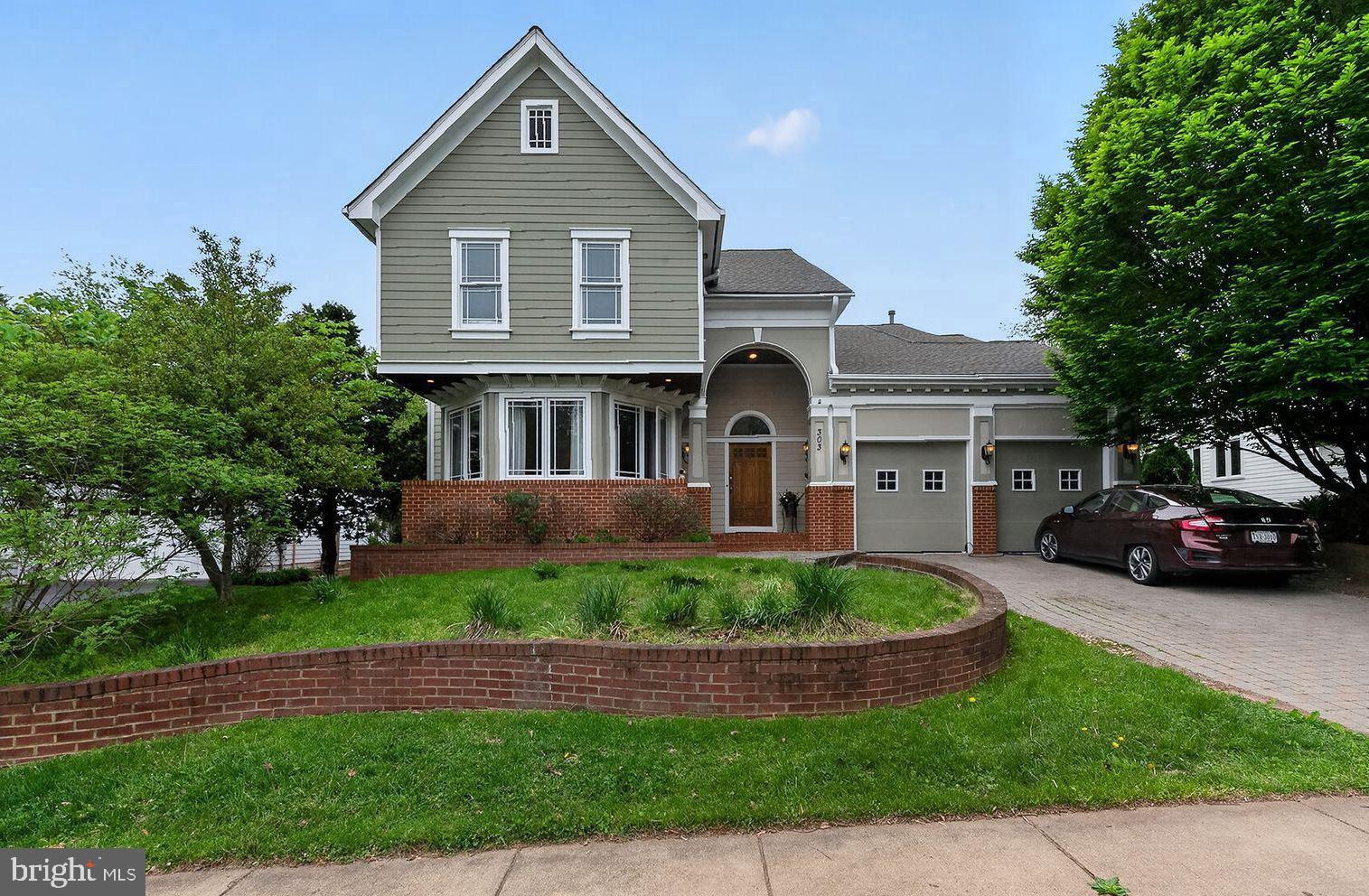 303 TALAHI ROAD SE